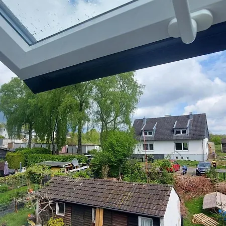 Ferienwohnung Sonnenhof - Remscheid - Garten - Parken - Kueche - Naehe Vaillant, Sana-Klinikum, Schloss Burg! Apartament