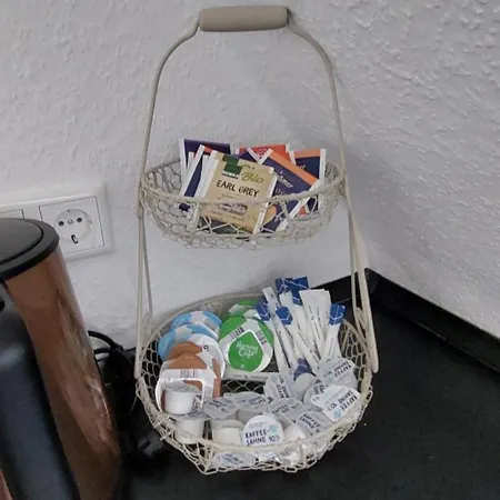 Ferienwohnung Sonnenhof - Remscheid - Garten - Parken - Kueche - Naehe Vaillant, Sana-Klinikum, Schloss Burg! *