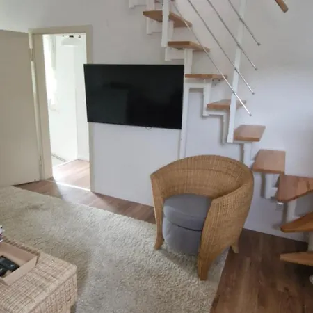 Apartament Ferienwohnung Sonnenhof - Remscheid - Garten - Parken - Kueche - Naehe Vaillant, Sana-Klinikum, Schloss Burg! Remscheid